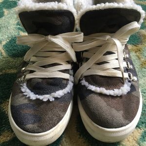 Camouflage Very G brand high top sneakers